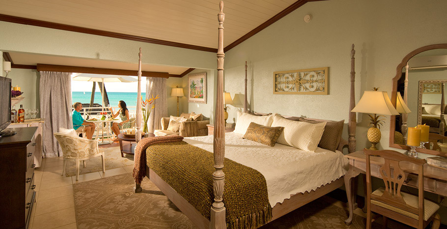 Caribbean Beachfront Grande Luxe Club Level Room (GB)