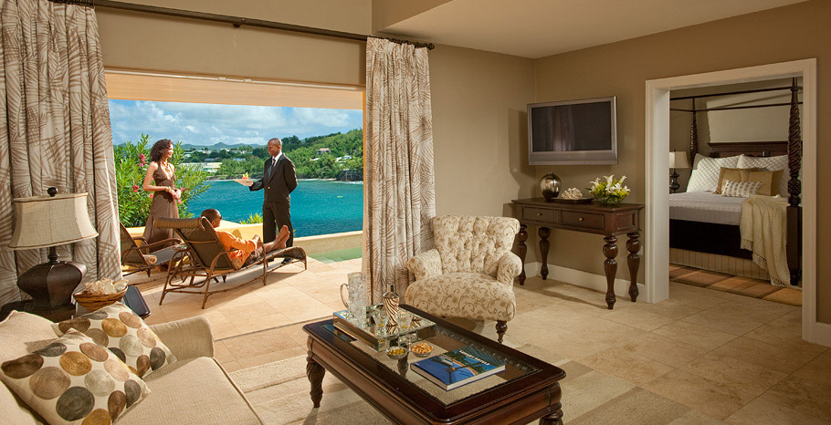 Sunset Bluff Honeymoon Oceanfront One Bedroom Butler Villa Suite with Private Pool (BS)