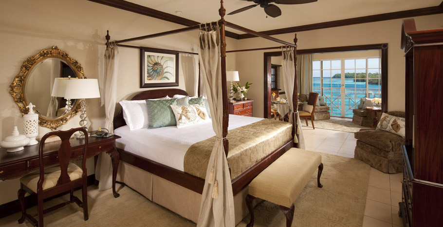 Great House Oceanfront Butler Suite (LR)