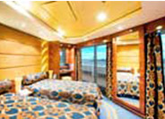 Yacht Club Royal Suite with Club Experience